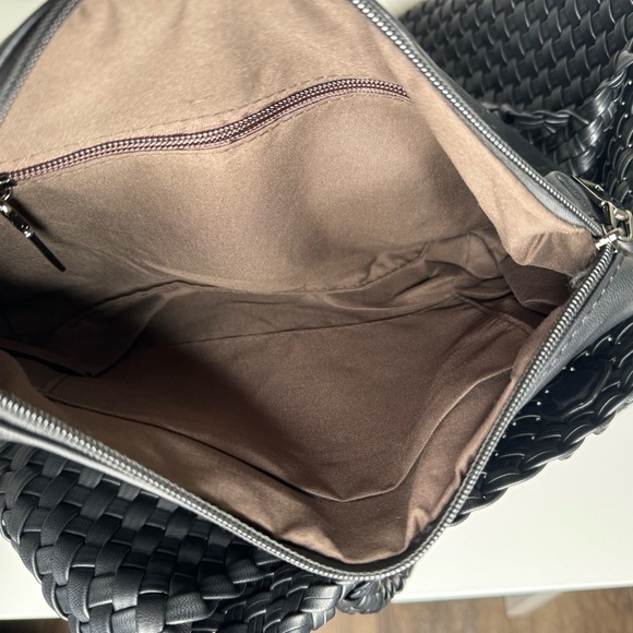 NWT Black Woven Vegan Leather Basket Bag with Purse Insert - Picture 5 of 6